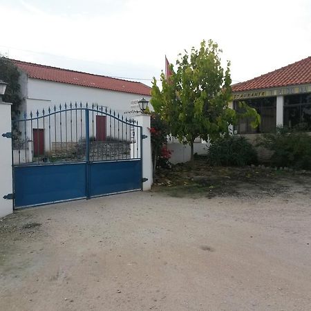 סאו מרטיניו דו פורטו Alojamentos Dos Mangues מראה חיצוני תמונה